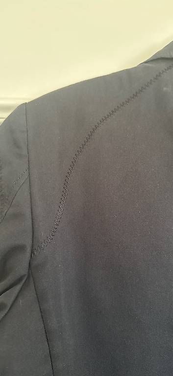 Gucci Vestes: Gucci Blazer  S 44 – D'occasion à Zürich par AlfH 1