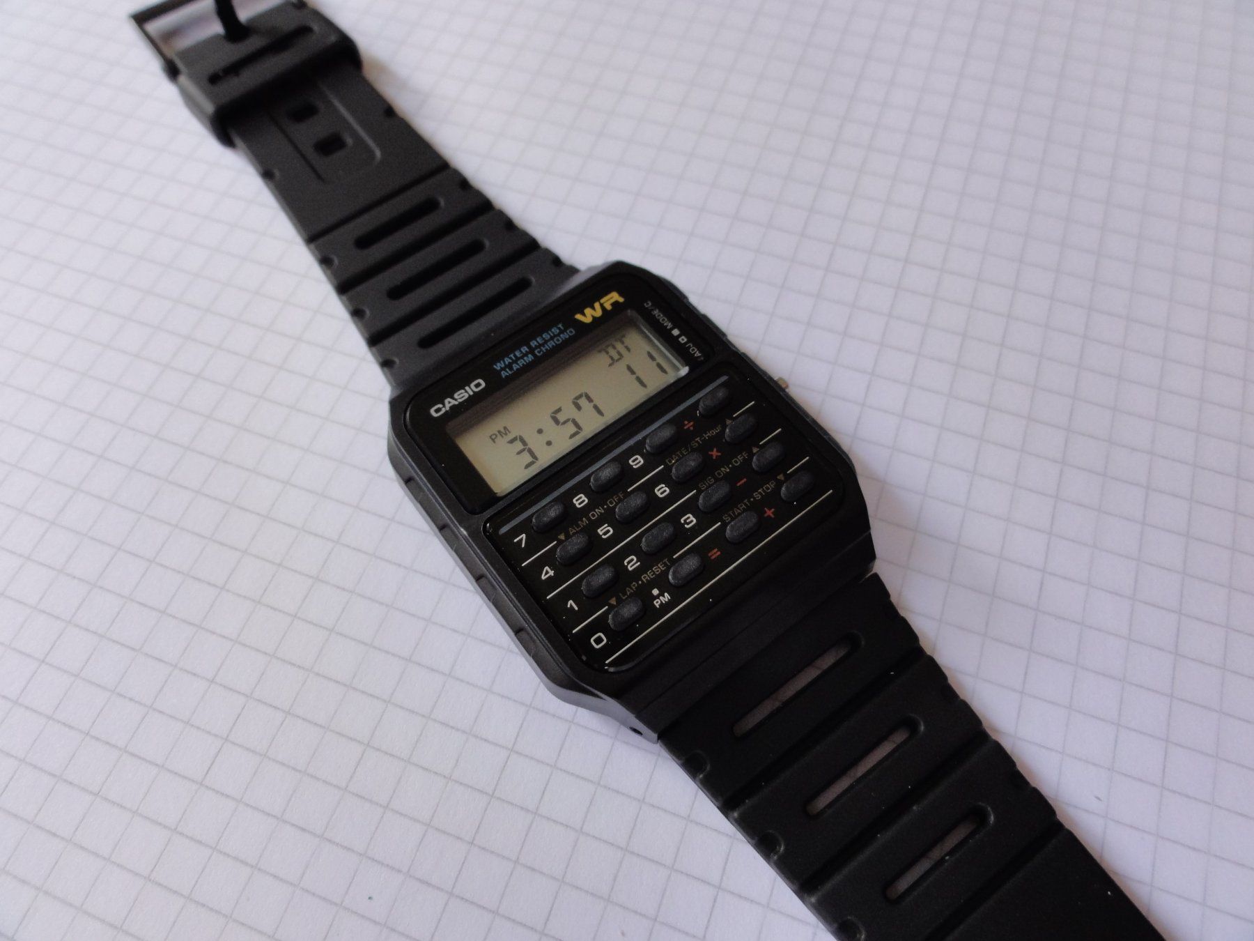 Casio Montres: CASIO Taschenrechneruhr – Neuf avec emballage d'origine à Kriens par Scheiksbir 1