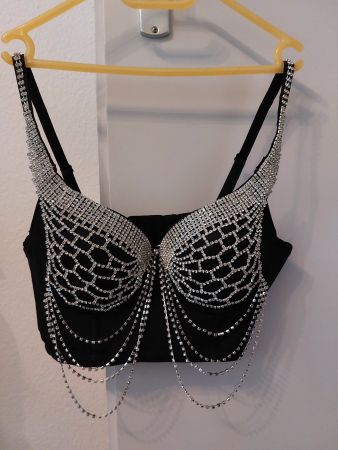 Top mit Glitzersteinen