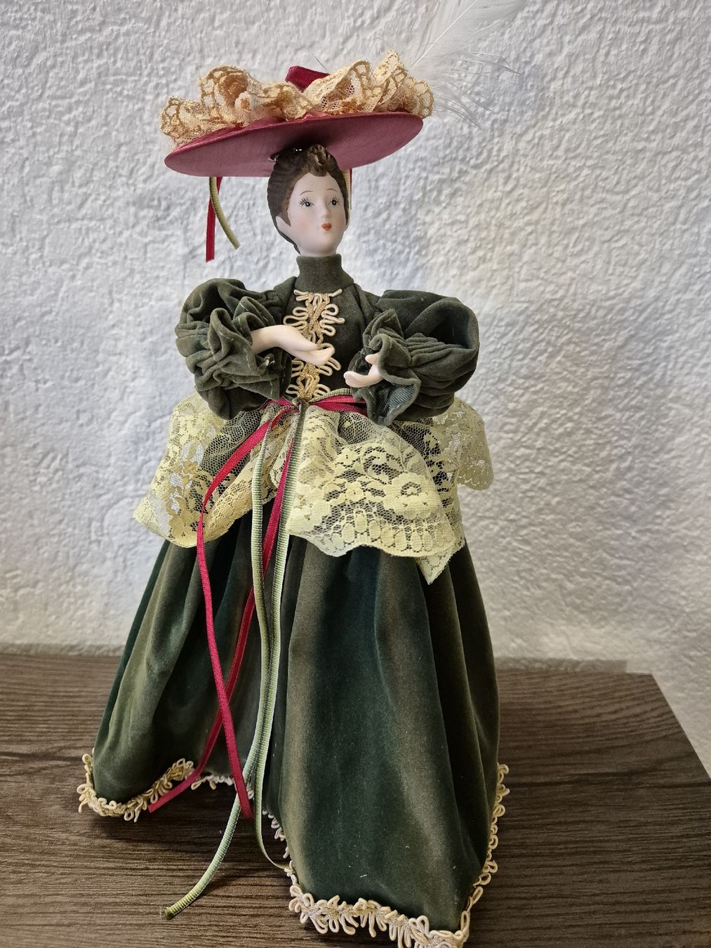 Carillon: Antike Puppe mit Spieldose, Sammlerstück – Usato da Eschlikon TG venduto da zuzanka80 1