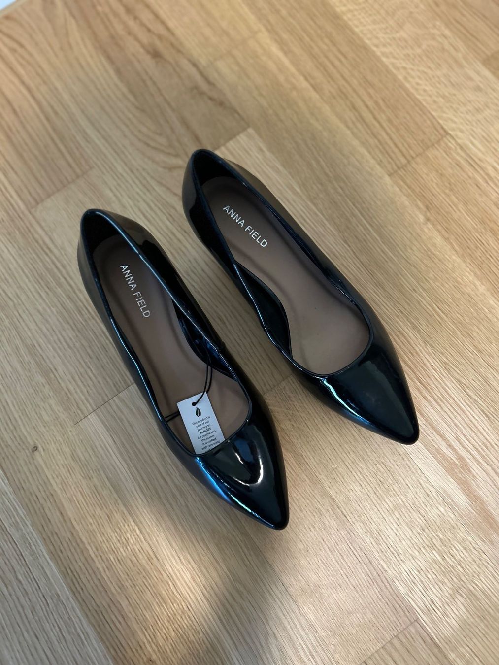 Scarpe da donna: Pumps schwarz Lack Grösse 38 neuwertig – Usato da Zürich venduto da Dailychic
