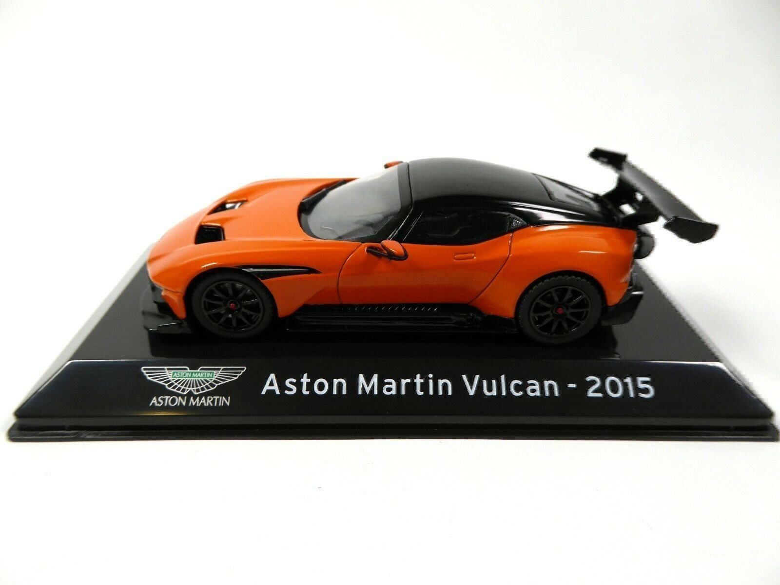 Aston Martin Modellini d'auto: Aston Martin Vulkan seit 2015 orange / schwarz      1:43 – Nuovo e nell'imballaggio originale da Gerlafingen venduto da espero88 5