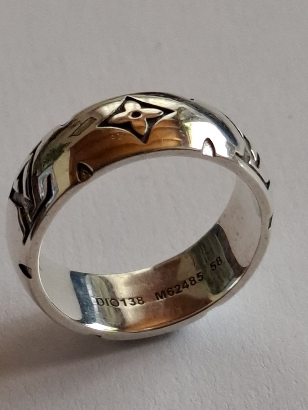 Louis Vuitton Anelli: Kleiner Louis Vuitton Ring Edelstahl – Usato da Riniken venduto da bro_slk8 3