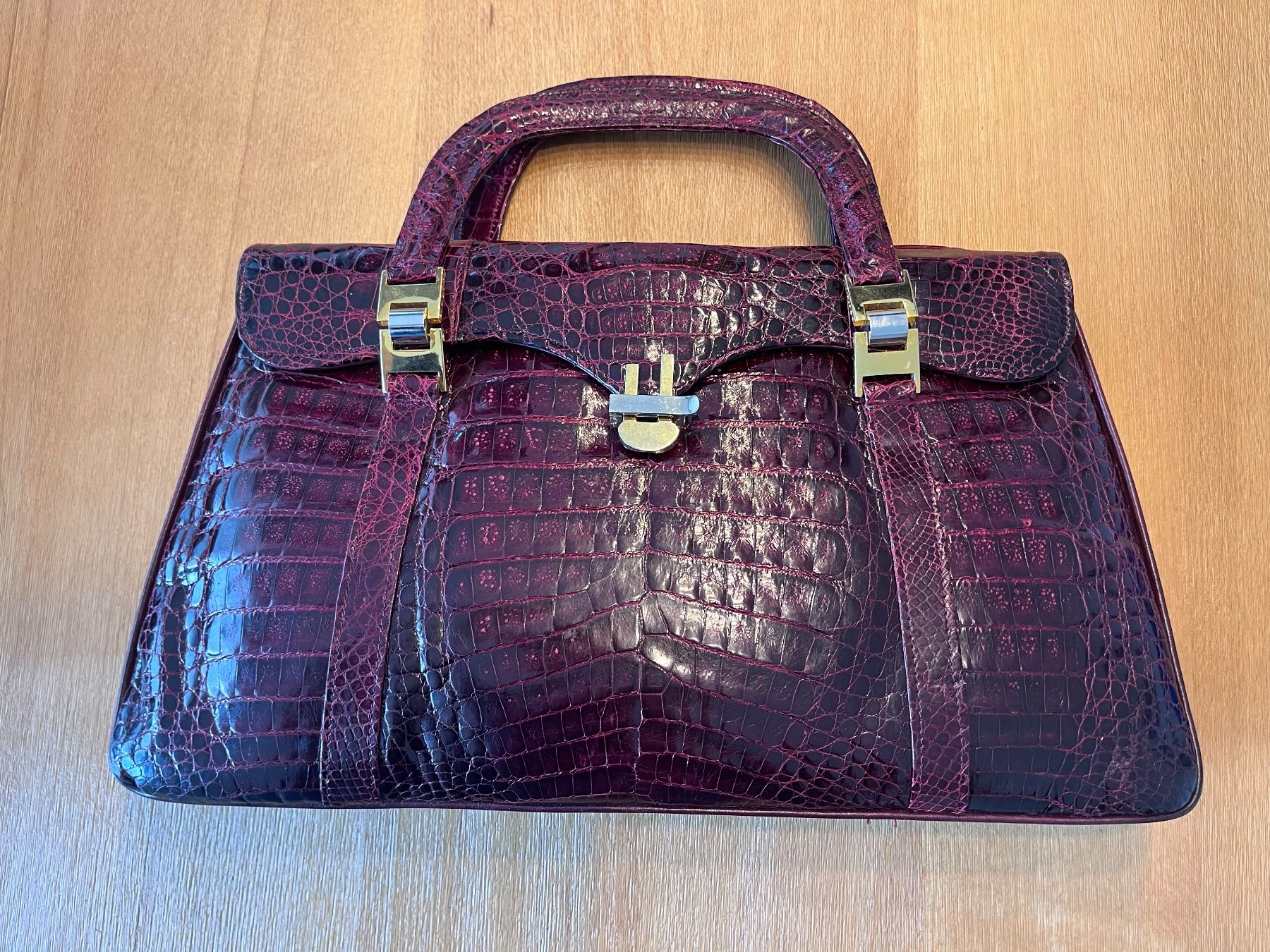 Sacs femmes: Vintage Tasche aus echtem Krokodilleder – D'occasion à Roggwil BE par KarotteV