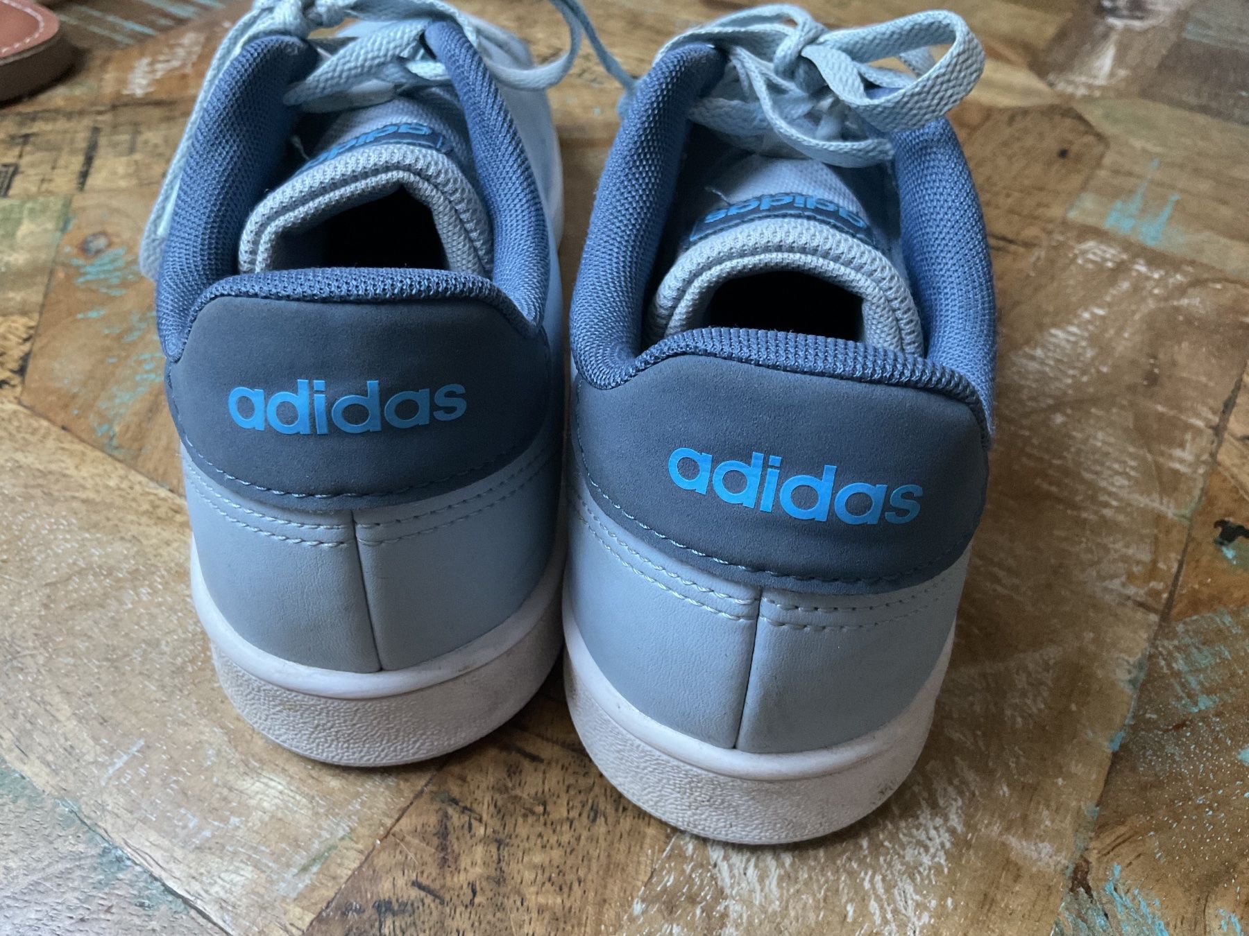 Adidas Chaussures filles: Adidas Sneakers hellblau Gr.36,5 – D'occasion à Bachenbülach par Sybeco 6