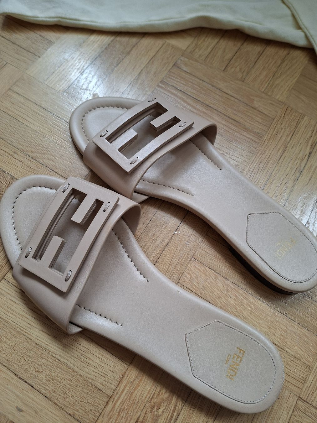 Fendi Scarpe da donna: Fendi Pantoletten – Usato da Riehen venduto da jlj_st82 1