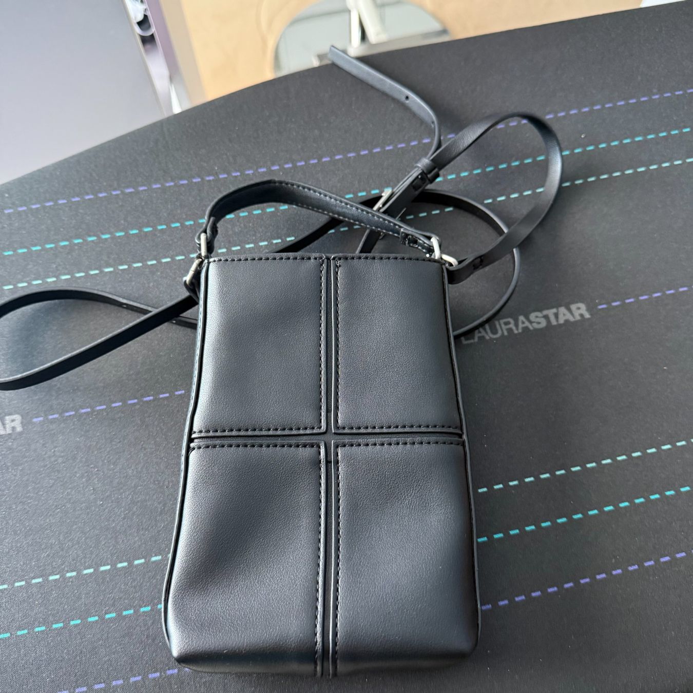 Esprit Taschen für Damen: Esprit Umhängetasche in Schwarz – Gebraucht aus Riedholz von han_fy6l 1