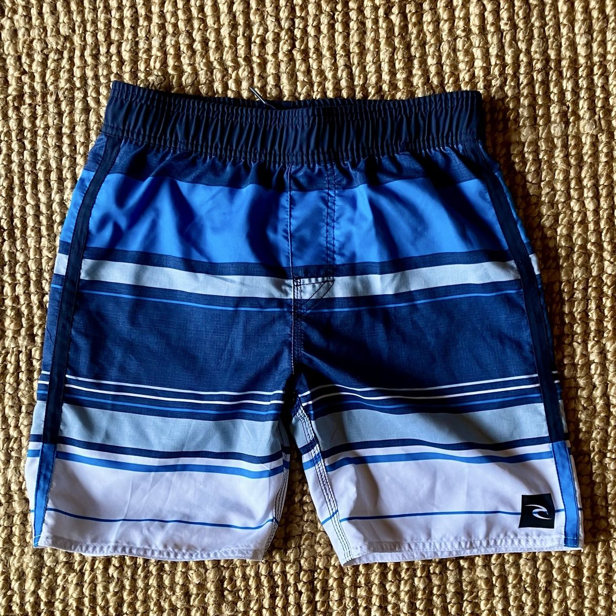 Rip Curl Badehosen: Blau gestreifte Badehose Shorts von RIPCURL – Neu (gemäss Beschreibung) aus Zürich von scentos