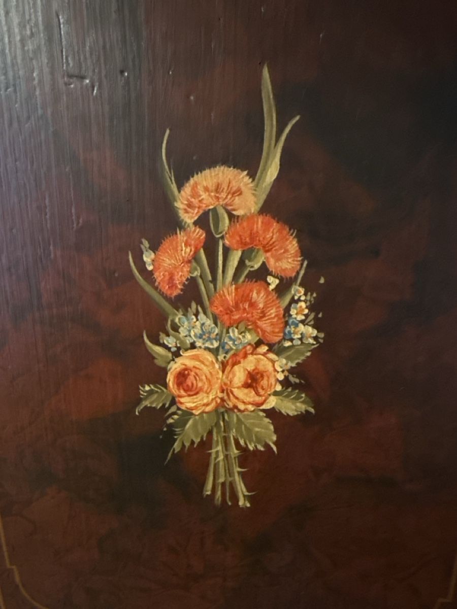 Armadi: Antiker Schrank mit Blumenmalerei – Usato da Walliswil b.Wangen venduto da CharlotteGarde 1