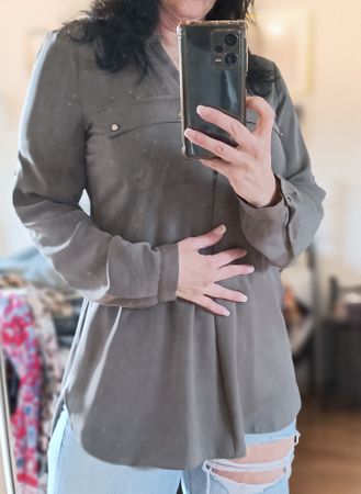 Khakifarbene Bluse von Forever New, Grösse 36, Top Zustand!