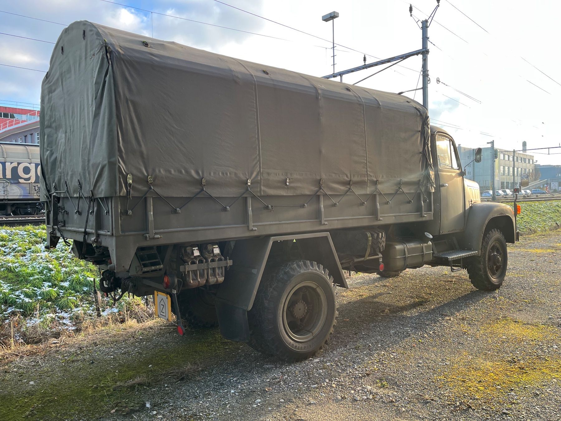 Saurer Lastwagen: Saurer 2DM Blache mit Schneepflug 3.4m – Gebraucht aus Niederbüren von mcbruehwiler 3