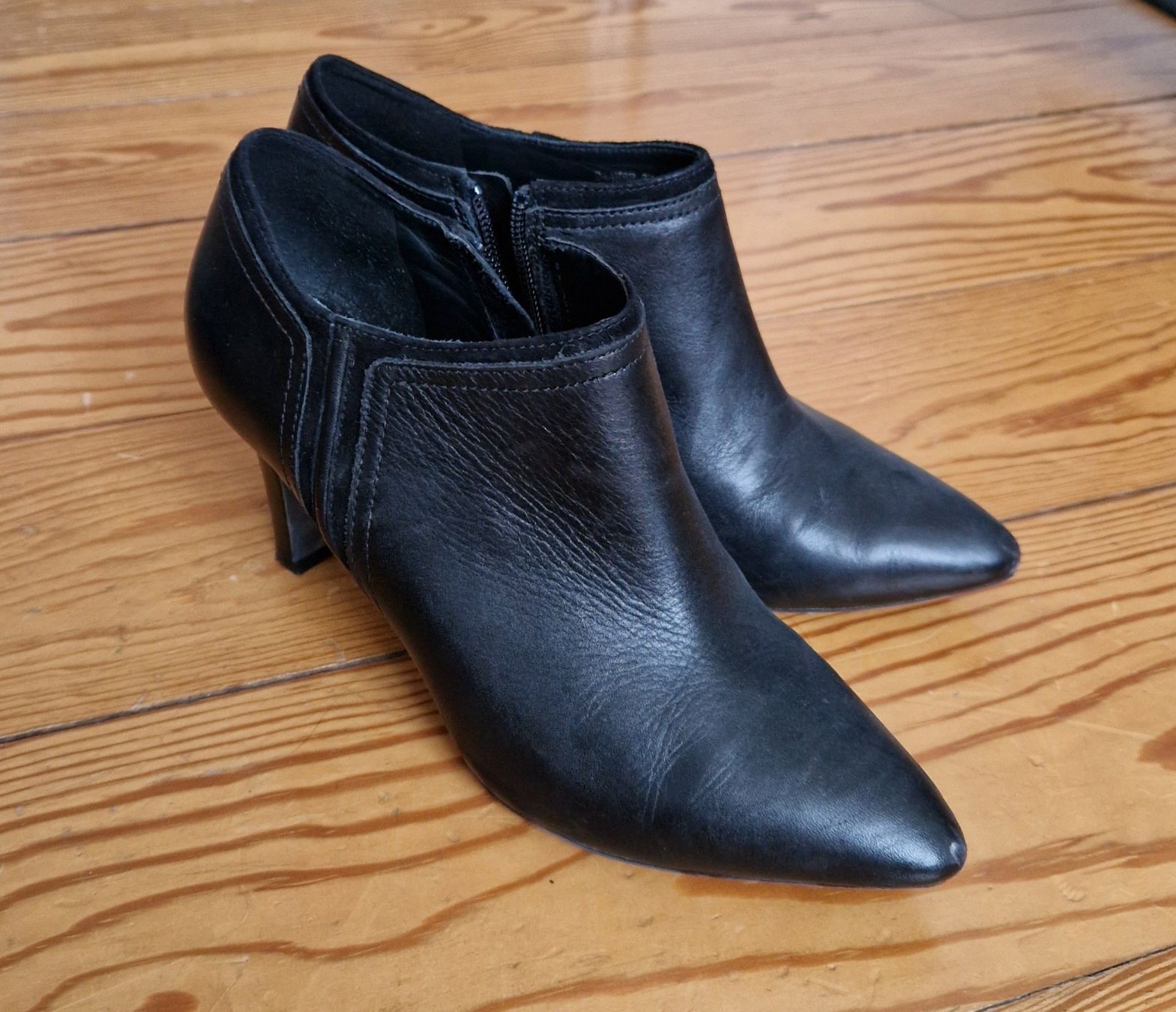 Geox Scarpe da donna: Ankle Boots mit Absatz von Geox – Usato da Bern venduto da japo77
