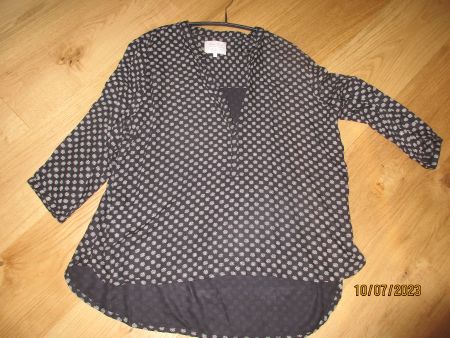 Bluse 46 sehr schön und speziell