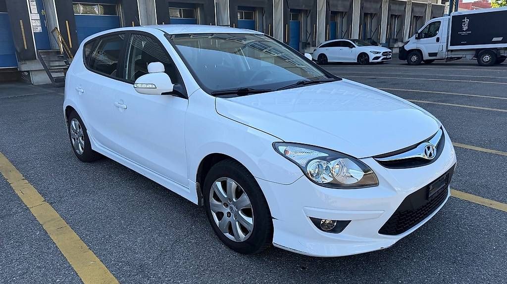 Automobili: Hyundai i30 1.6 CRDI – Usato da Zürich venduto da arm_t7gm