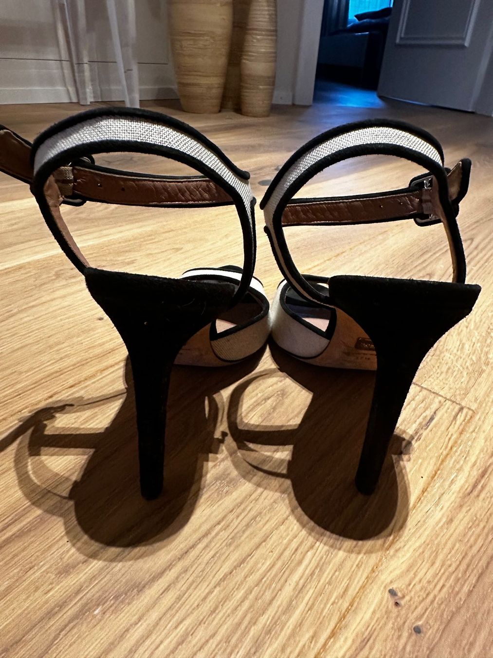Hugo Boss Damenschuhe: Sandale Hugo Boss – Gebraucht aus Altendorf von Sharysunny 1