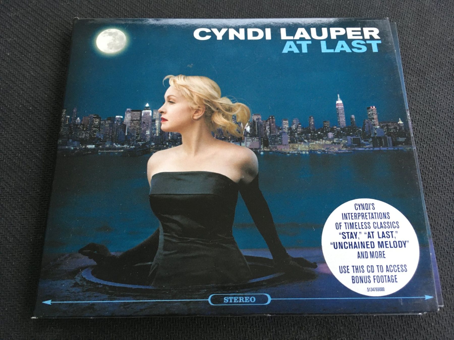 CDs: Cyndi Lauper - At Last -CD- Digipak – Gebraucht aus St.Gallen von MedienJoe