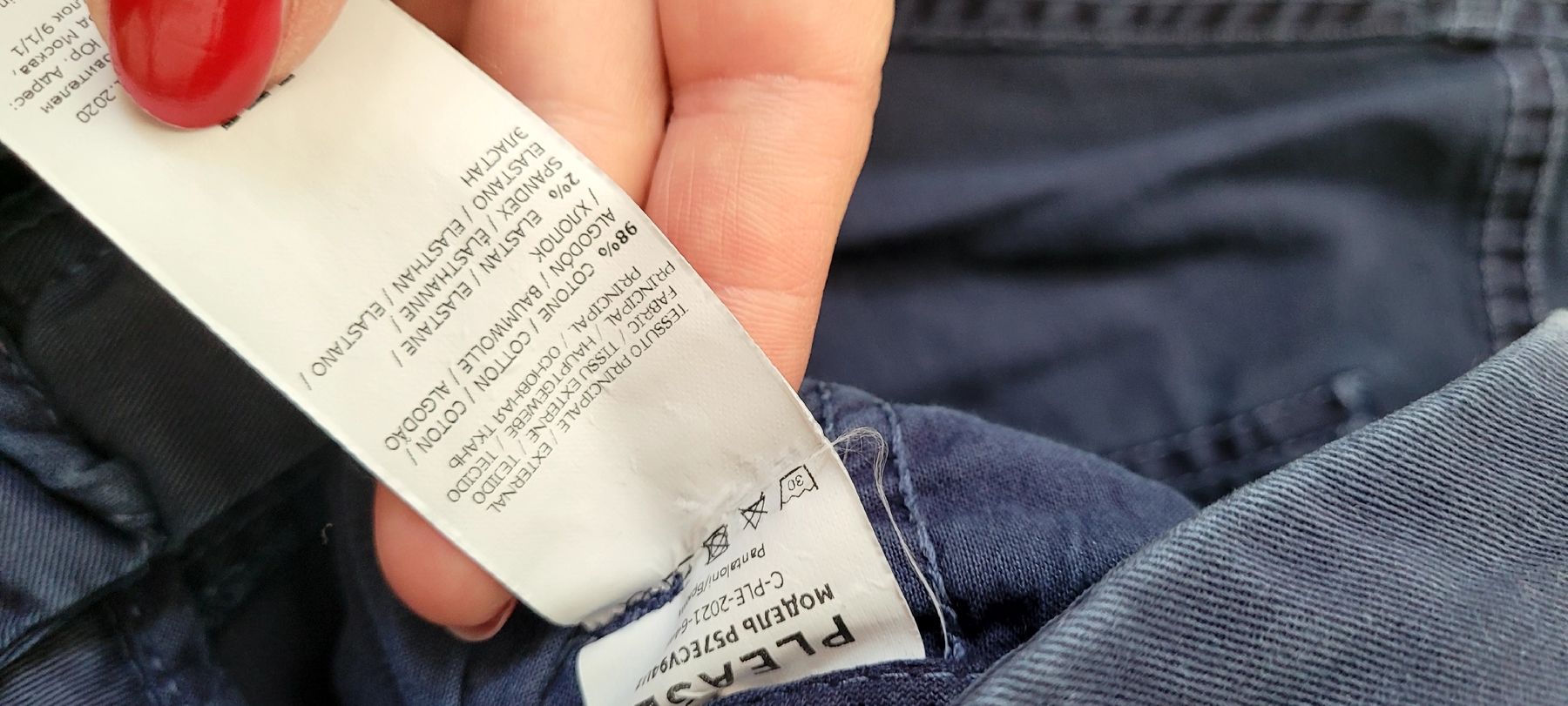Please Jeans Hosen: PLEASE Hose, dunkelblau, Grösse L – Gebraucht aus Emmenbrücke von gatasalvache 4