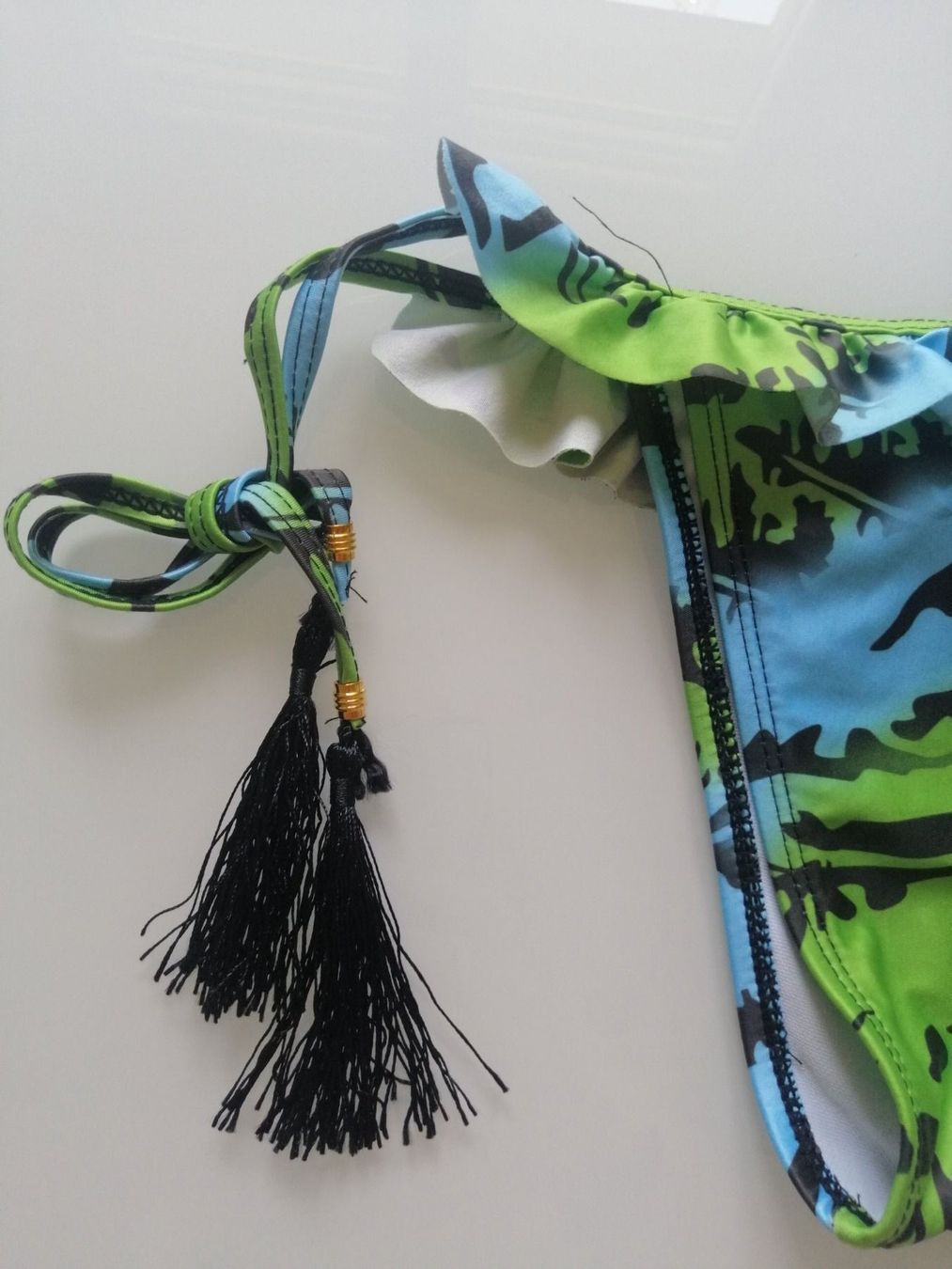 Badekleider & Bikinis: Bikinihose grün/blau mit Zötteli – Neu (gemäss Beschreibung) aus Biel/Bienne von M.D.C 2