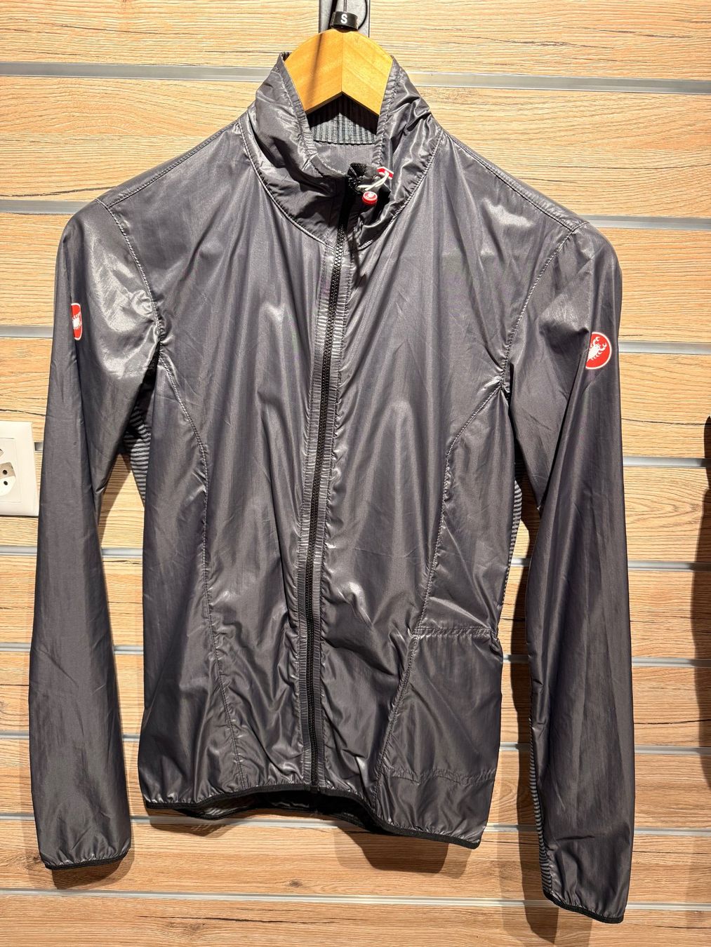 Leibchen & Hosen: Castelli Aria Shell Jacket Women Gr.XS – Neu (gemäss Beschreibung) aus Lauterbrunnen von Imboden-Bike