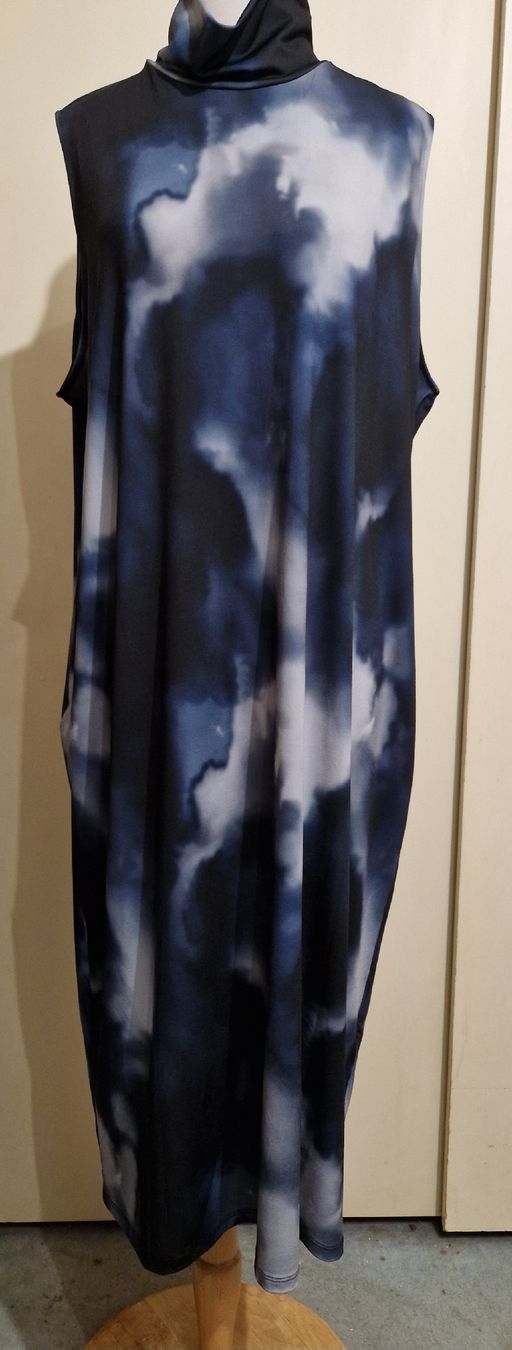 H&M Vestiti: Blaugraues Maxikleid in Batikoptik – Nuovo (secondo la descrizione) da Oberengstringen venduto da Sheera7