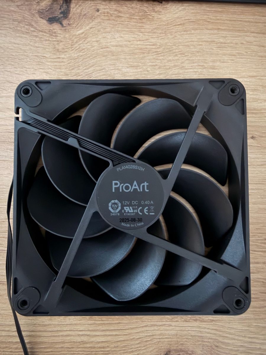 Asus Boîtiers: ASUS ProArt Lüfter 140mm – Neuf (Voir description) à Riehen par Reinhard99 1