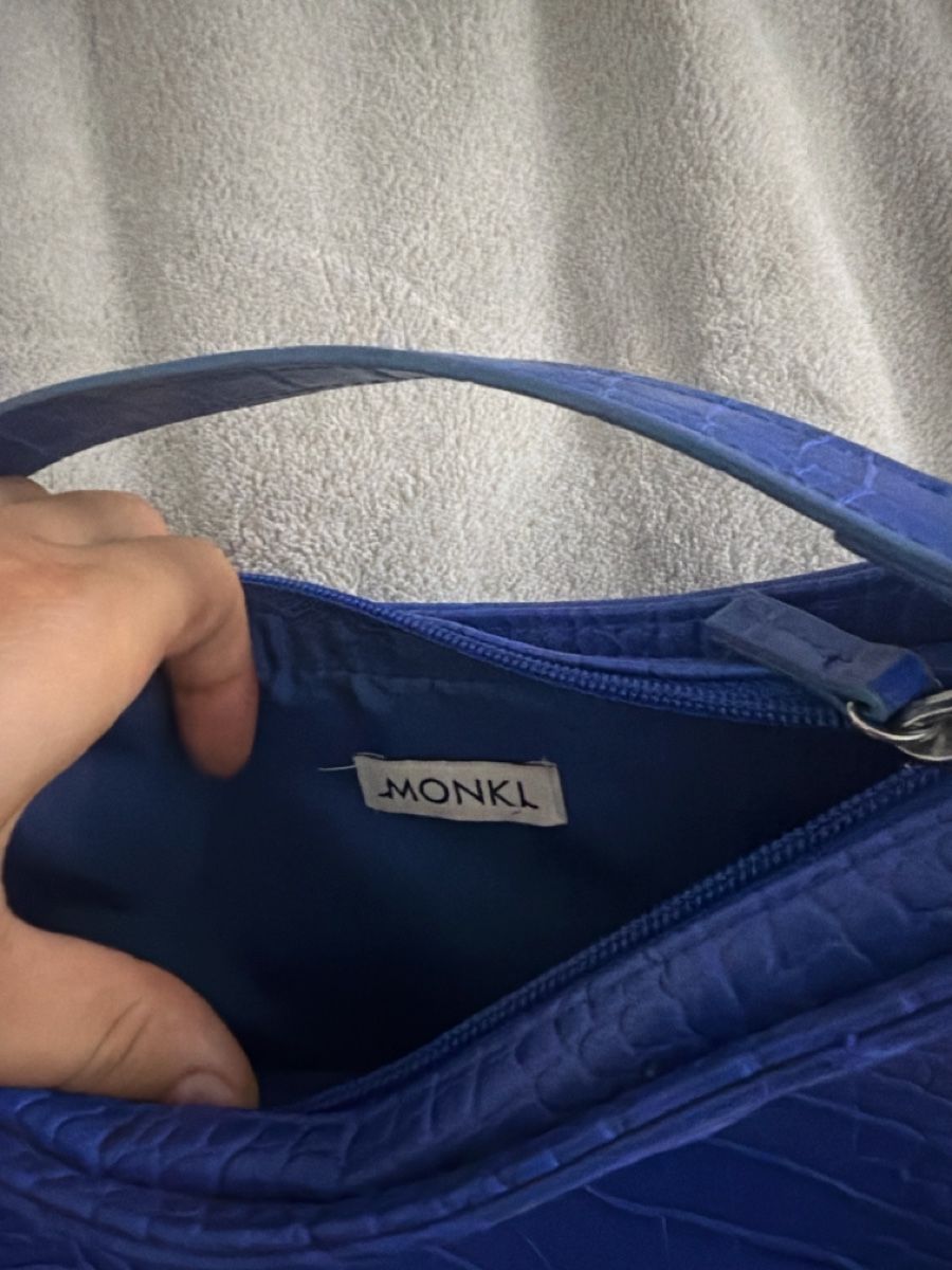 Monki Sacs femmes: Blaue Schultertasche Monki – D'occasion à Goldswil par jae_x2b5 2