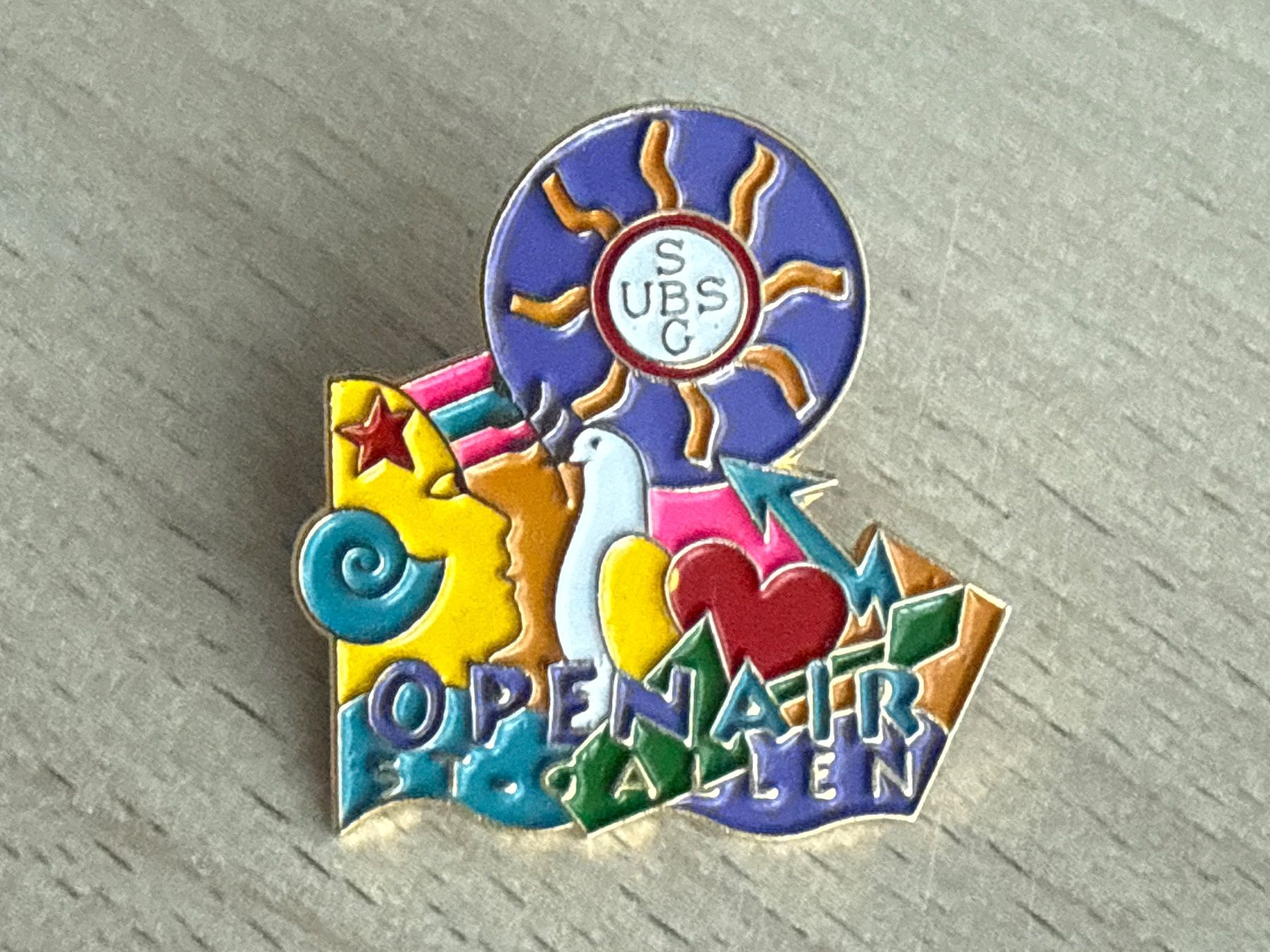 Plaquettes & Badges: Pin Openair St Gallen – D'occasion à Glattbrugg par Schweigmatt