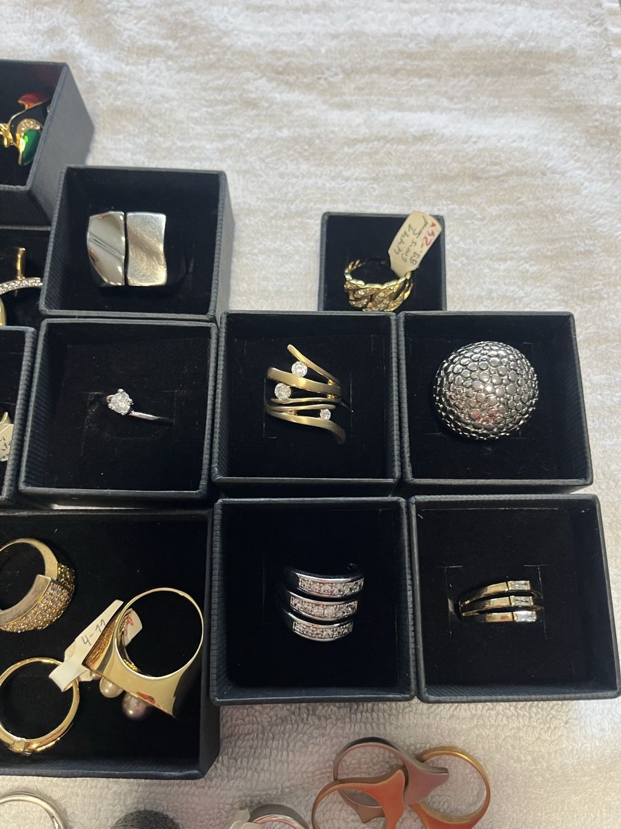 Altri gioielli: Lots de 50 bijoux – Nuovo (secondo la descrizione) da Noville venduto da Berlusconi55 4