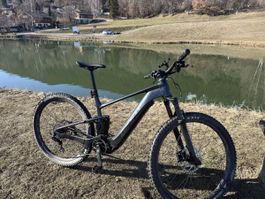 VTT  ÉLECTRIQUE 400km GIANT STANCE E1