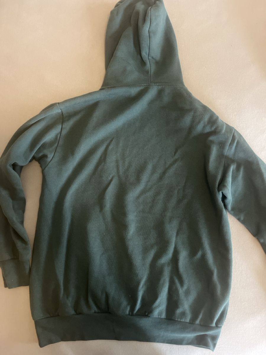 H&M Maglioni & Felpe: hoodie olivgrün – Usato da Zürich venduto da Zhau.53 3