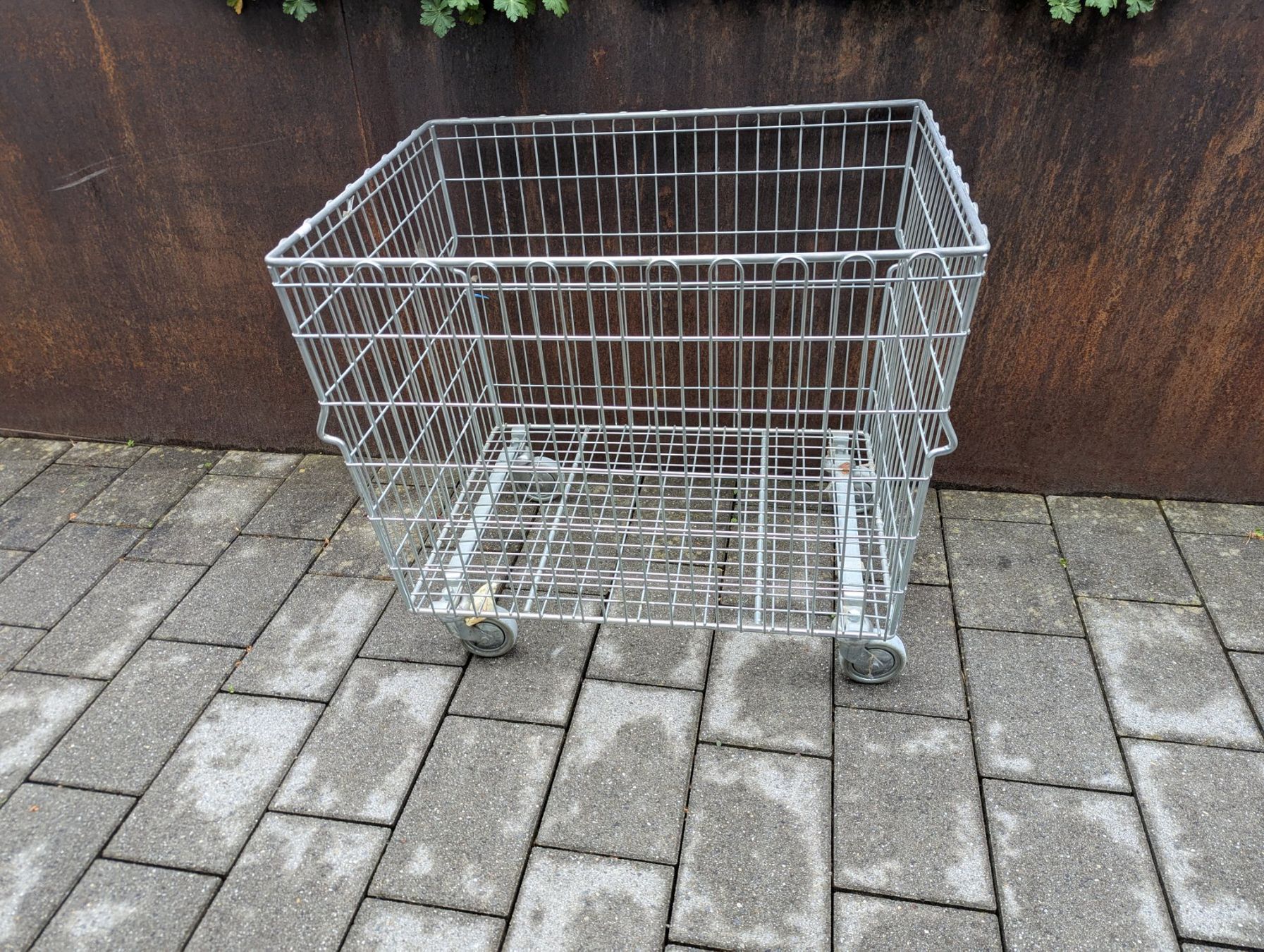 Eléments de bureau: Rollcontainer – D'occasion à Zumikon par Wassergarten