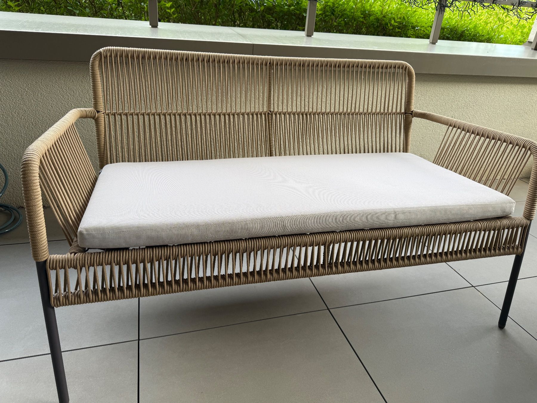 Divani: Zwei Kave Samantha Garten-/Terrassensofas – Usato da Richterswil venduto da JApple 4