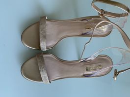 GUESS Sandalen sehr hübsch Sexy