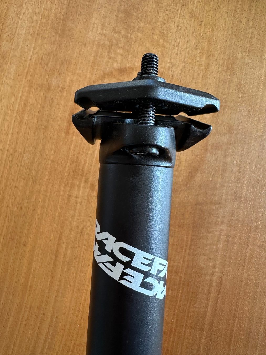 Race Face Pezzi di ricambio: RaceFace Sattelstütze – Usato da Zürich venduto da hanvil100 2