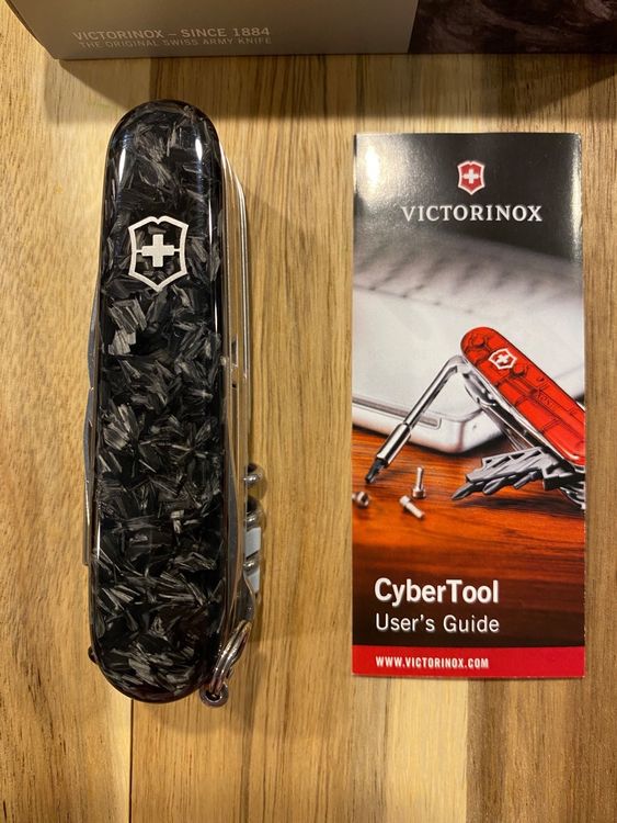 Cyber Tool M Carbon Victorinox | Kaufen auf Ricardo