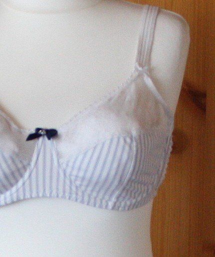 Altra biancheria intima: BH weiss-blau 85DD (18) – Usato da Flüelen venduto da Diversicum-Curvy 1