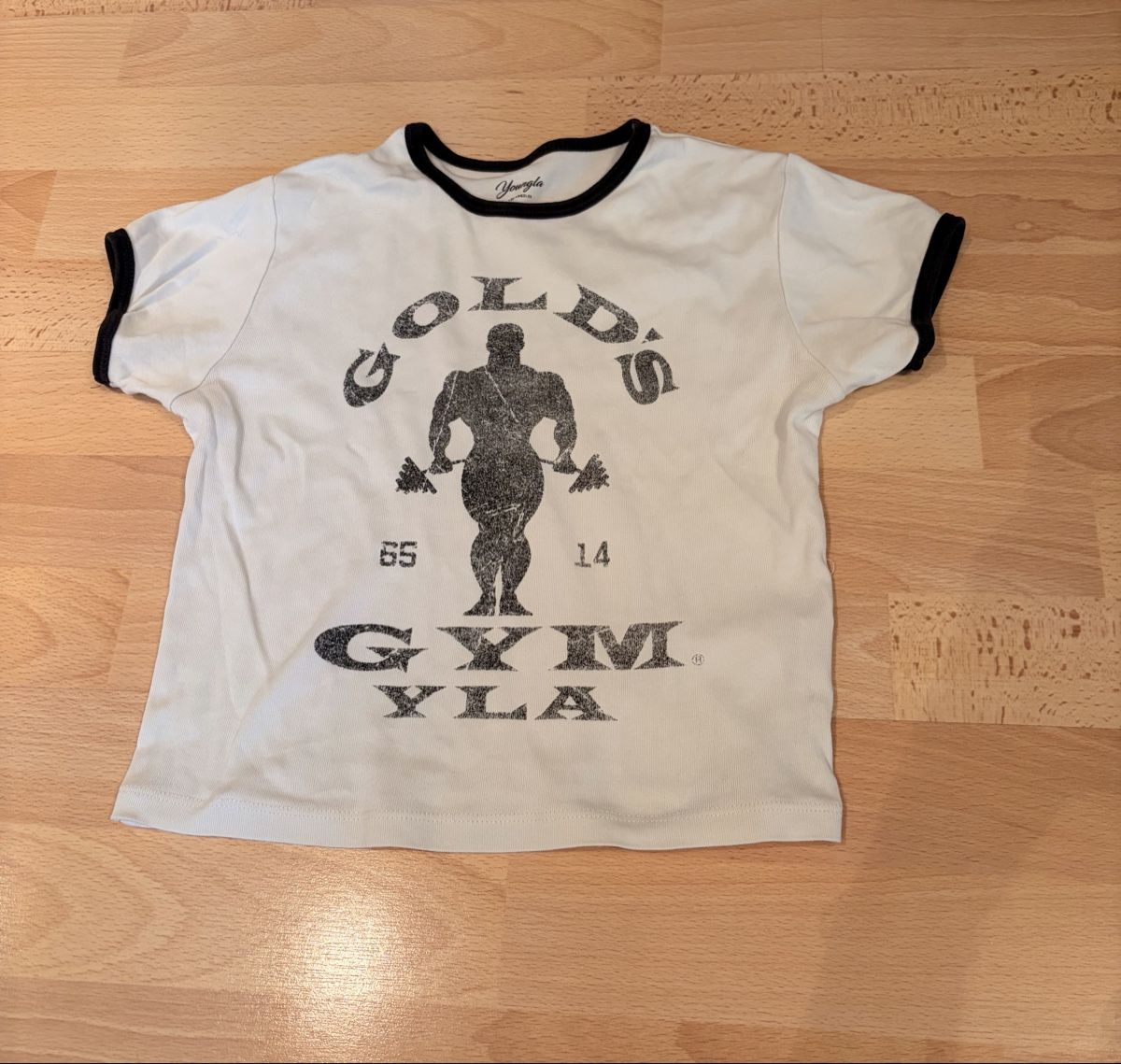 T-Shirts: Young LA shirt – Gebraucht aus Pfäffikon ZH von she_qkn2