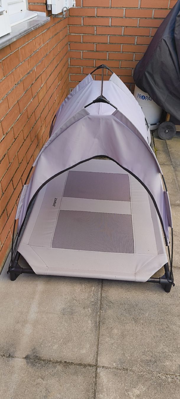 Cucce & Letti: Outdoor Hundebett mit Sonnenschutz – Usato da Therwil venduto da stichli 1