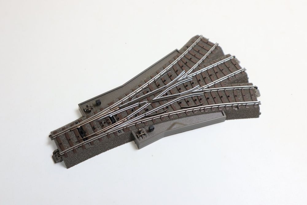 Märklin 24630 - Scambio Triplo Per Binari H0, Con Leve Manuali E Motori Opzionali