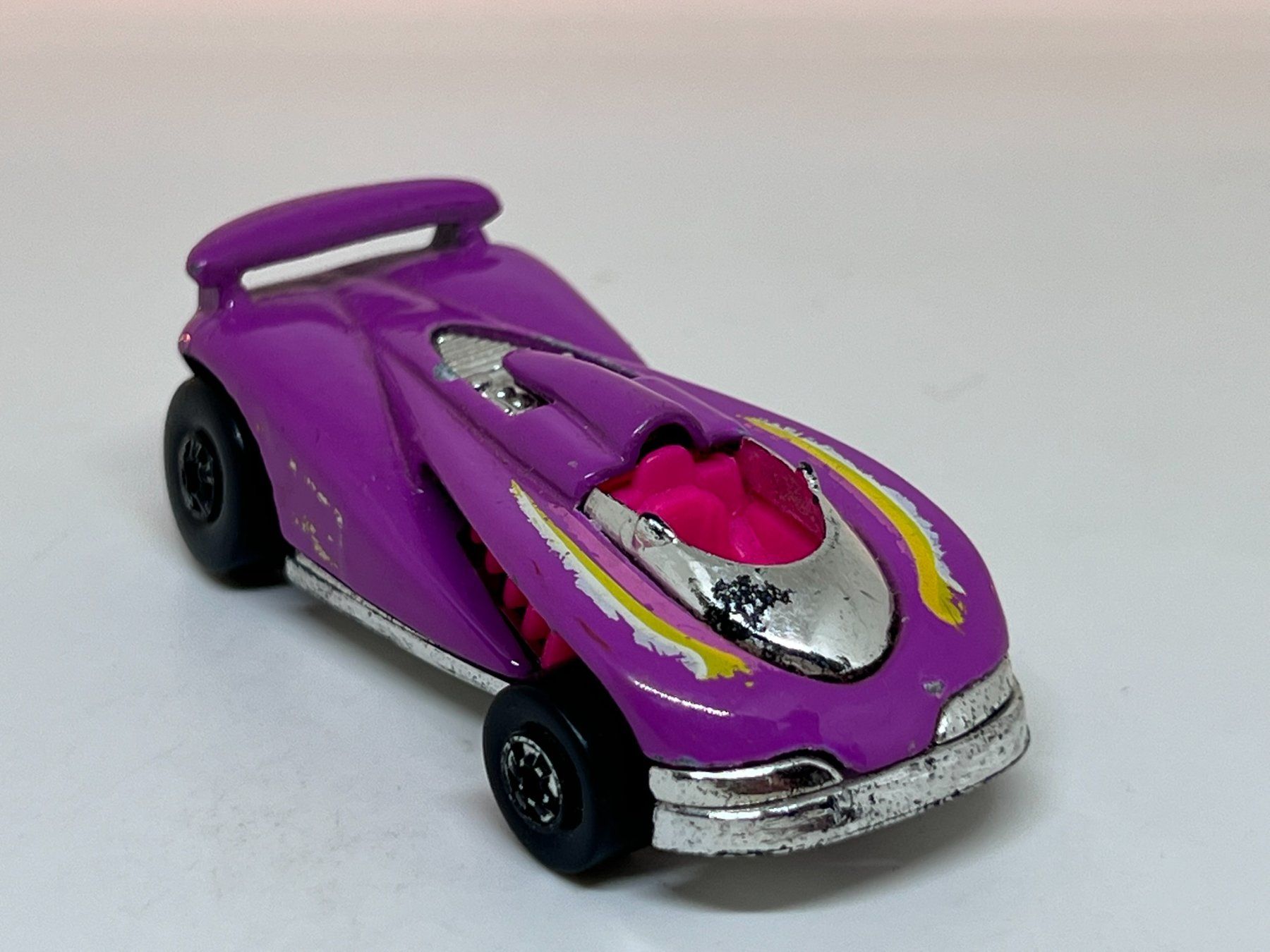 Hot Wheels Modellini d'auto: Hot Wheels Speed Shark #460 – Usato da Wildegg venduto da LaaBoutique