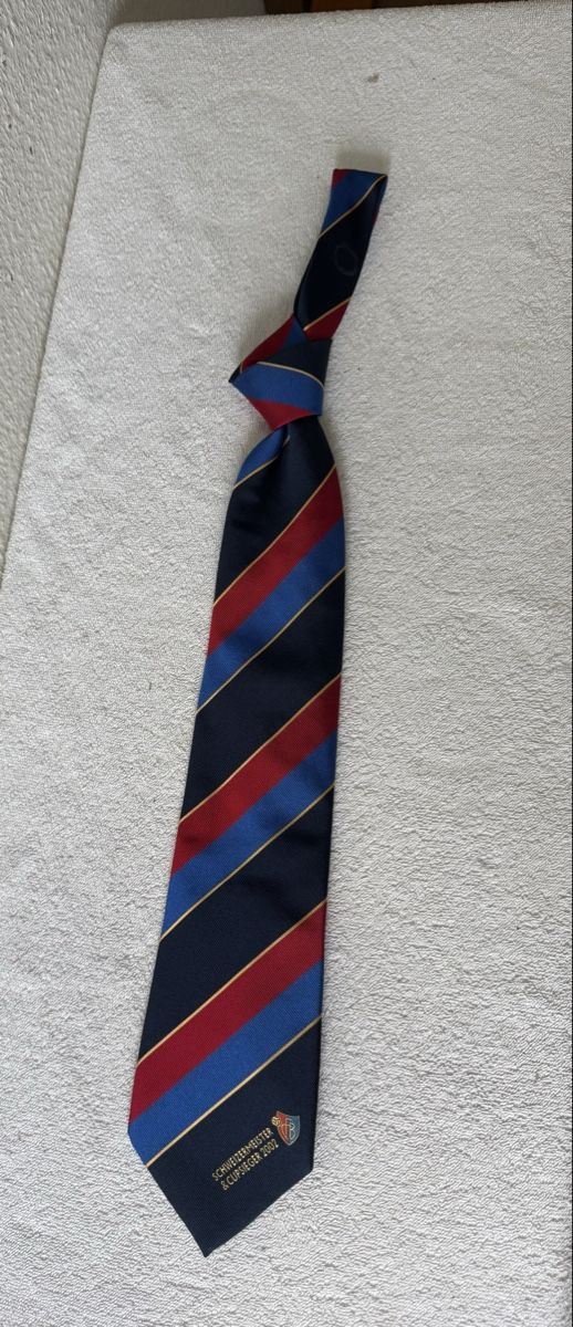 Cravates: Fc Basel Cup-Meister Krawatte 2002 – D'occasion à Lenzburg par Meister_k