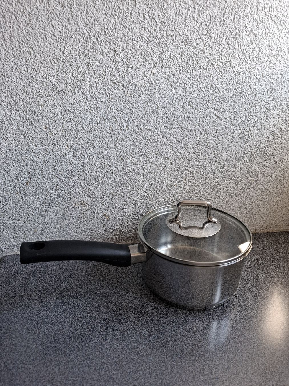 Migros Padelle: Topf mit Glasdeckel Migros Prima 14cm Durchmesser – Usato da Bern venduto da Madagaskarpalme