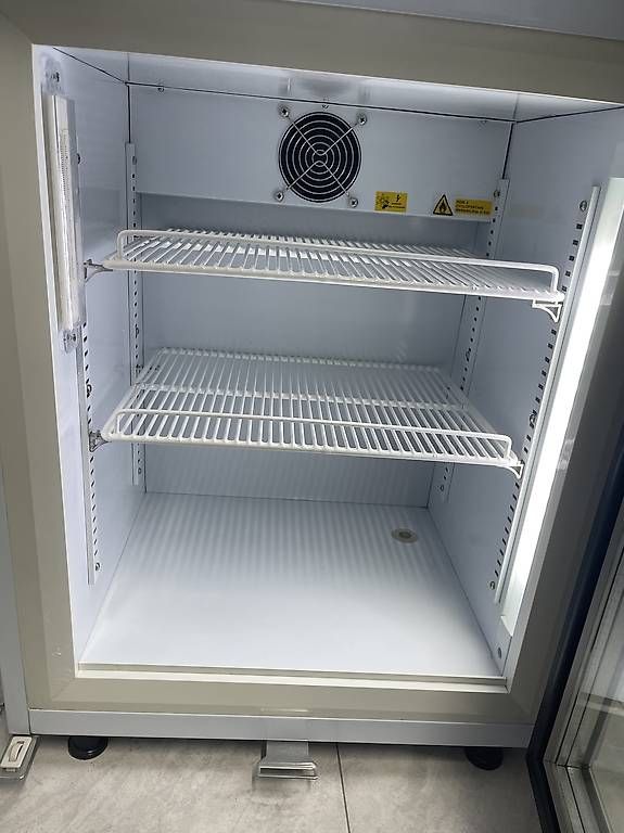 Frigoriferi: Kühlschrank mit Glastüre  – Usato da Wynau venduto da Lorent_Be 3