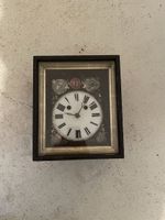 Antike Wanduhr mit floralem Motiv, schöner Zustand!