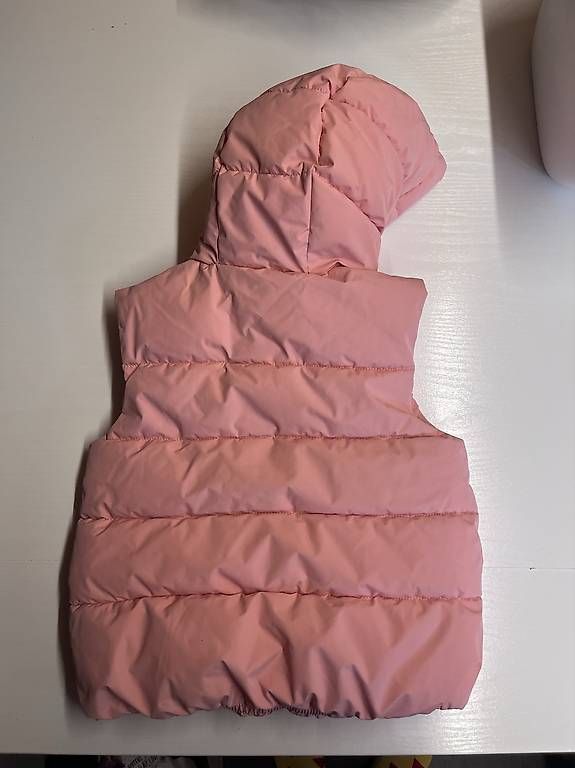 Autres vêtements fille: Kinderweste rosa Grösse 110 – D'occasion à Filisur par Folle74 1