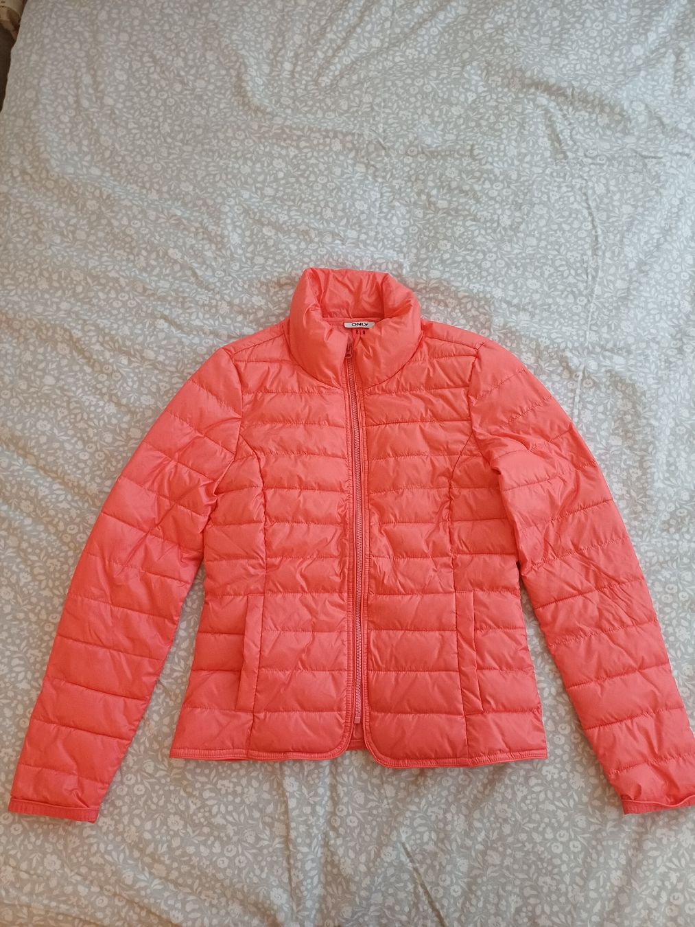 Jacken: Salmon woman jacket – Neu (gemäss Beschreibung) aus Zürich von Margarida_123