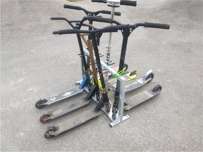 Kickboard: Scooter Ständer, Kickboard Ständer 7er – Nuovo e nell'imballaggio originale da Muri  AG venduto da Pfiabane 2