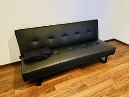 Schwarzes Kunstledersofa, neuwertig, top Zustand