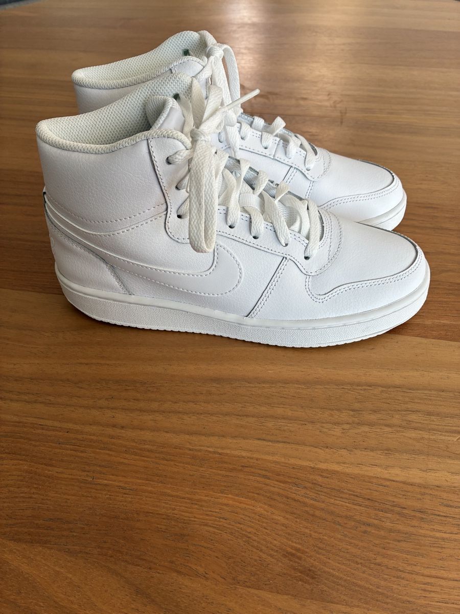 Nike Scarpe da donna: Baskets montantes Nike – Nuovo (secondo la descrizione) da Lausanne venduto da Gabrie