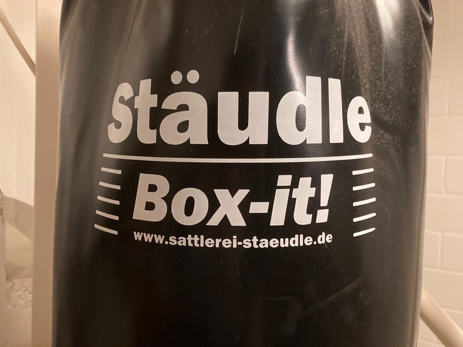 Boxsäcke: Boxsack mit Deckenbefestigung, ca. 70kg – Gebraucht aus Riehen von salzkresse15 1